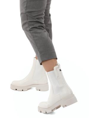 Ženska obutev čevlji Guess Madla Gležnjarji