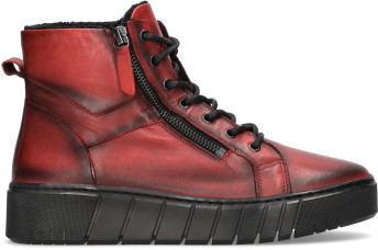 Creator Clara gležnjarji